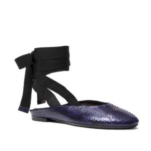 MK COLLECTION Maren Snakeskin Lace-Up Flat